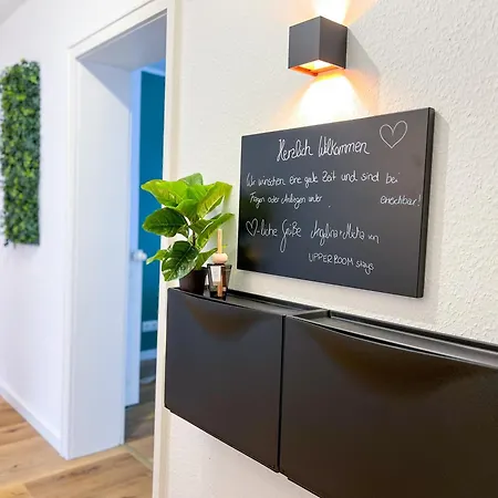 Upper Room Apartment Im Zentrum Mit Kostenfreiem Parkplatz Neustadt an der Weinstrasse Exterior photo