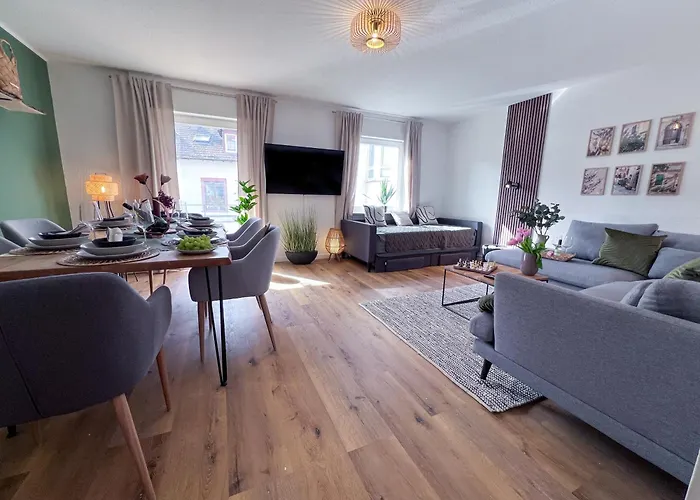 Upper Room Apartment Im Zentrum Mit Kostenfreiem Parkplatz